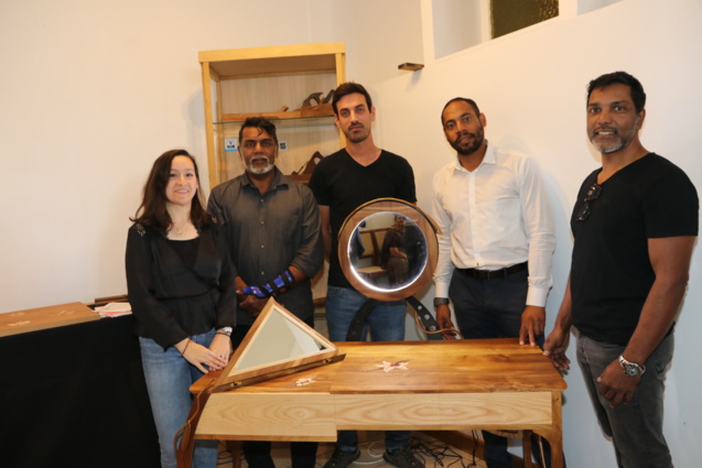 Pouja Kalidas et l’ébénisterie Vencatachellum ont créé «Mademoiselle V» Pouja Kalidas et l’ébénisterie Vencatachellum ont créé «Mademoiselle V»