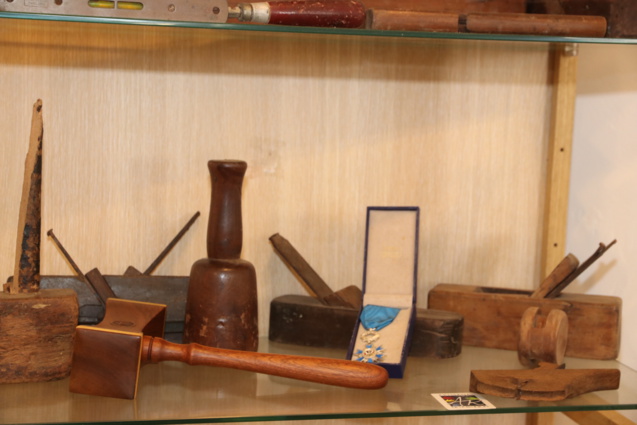 Pouja Kalidas et l’ébénisterie Vencatachellum ont créé «Mademoiselle V» Pouja Kalidas et l’ébénisterie Vencatachellum ont créé «Mademoiselle V»