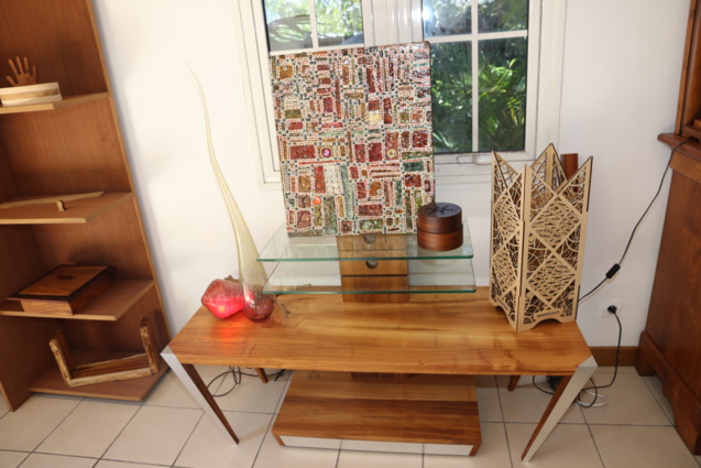 Pouja Kalidas et l’ébénisterie Vencatachellum ont créé «Mademoiselle V» Pouja Kalidas et l’ébénisterie Vencatachellum ont créé «Mademoiselle V»