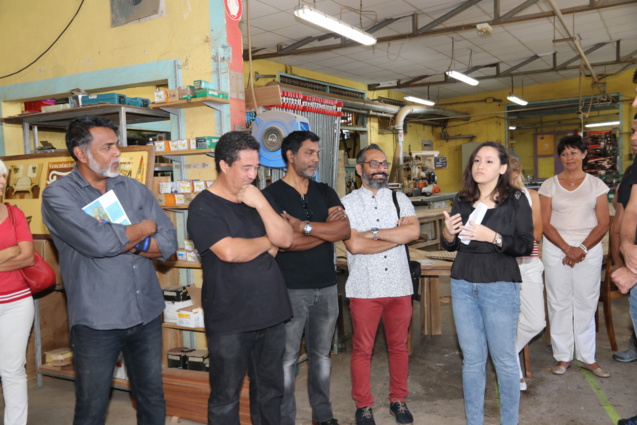 Pouja Kalidas et l’ébénisterie Vencatachellum ont créé «Mademoiselle V» Pouja Kalidas et l’ébénisterie Vencatachellum ont créé «Mademoiselle V»