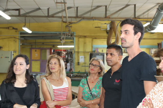 Pouja Kalidas et l’ébénisterie Vencatachellum ont créé «Mademoiselle V» Pouja Kalidas et l’ébénisterie Vencatachellum ont créé «Mademoiselle V»