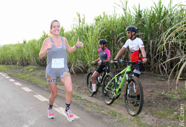 La Sud-Africaine Jadi Clark a mené la course des 42,195km de bout en bout