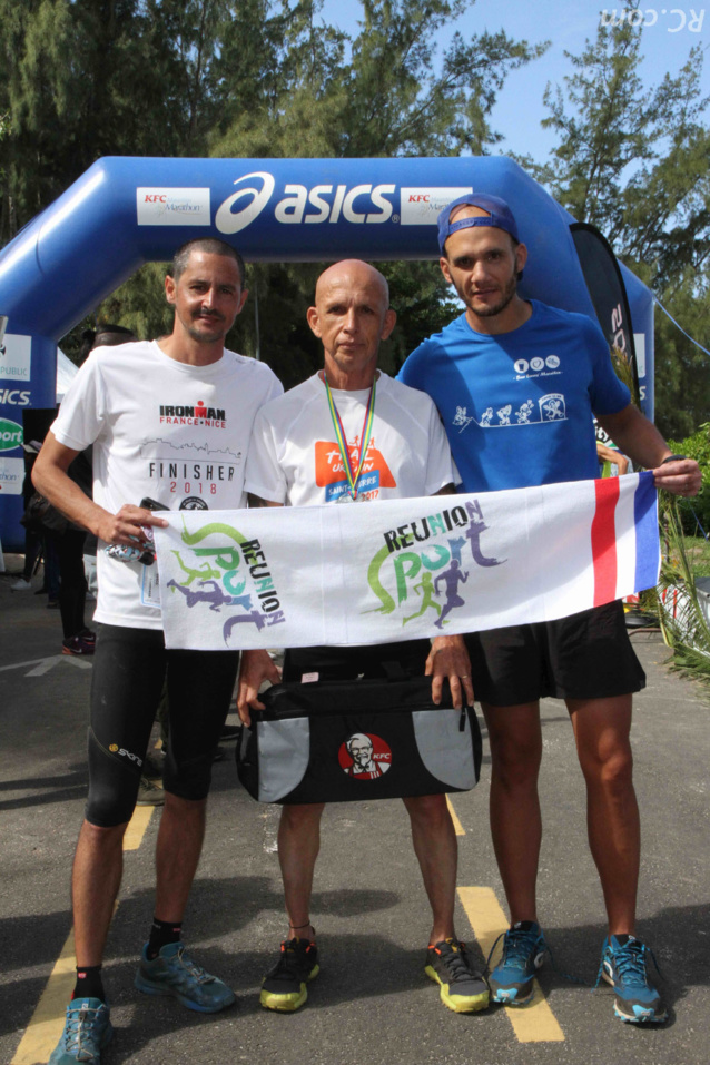 Paul Picard et ses amis de Saint-Joseph, Nicolas Vienne (3ème senior du marathon) et Alexandre Payet