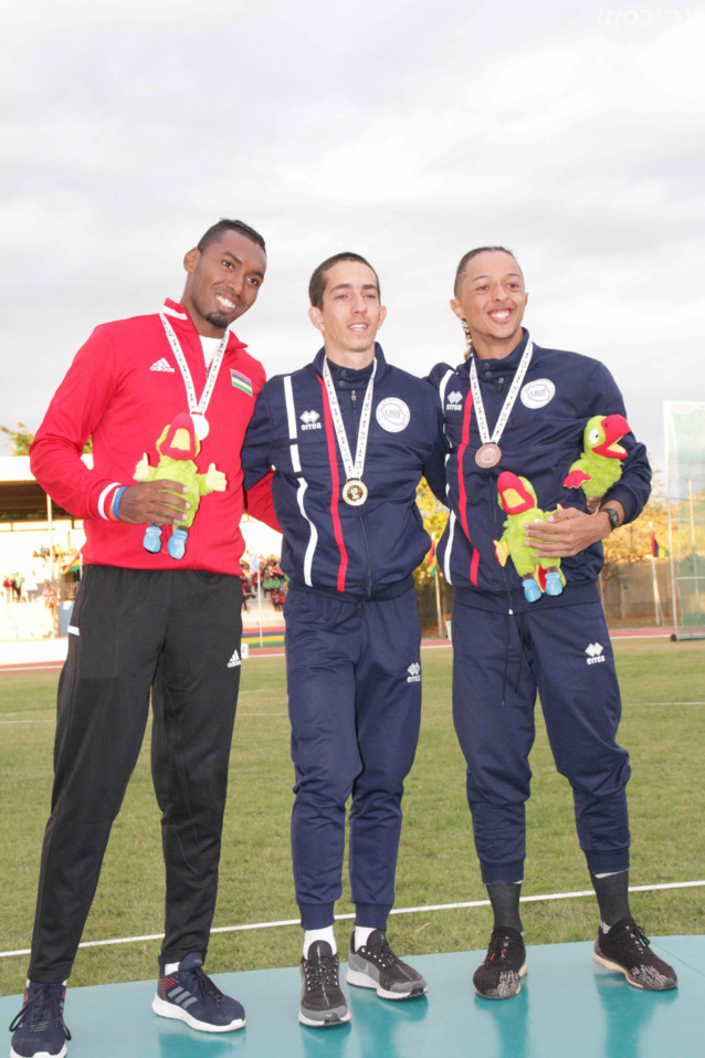 Le podium de la perche avec Jérémy Hubert qui a franchi 4,80m