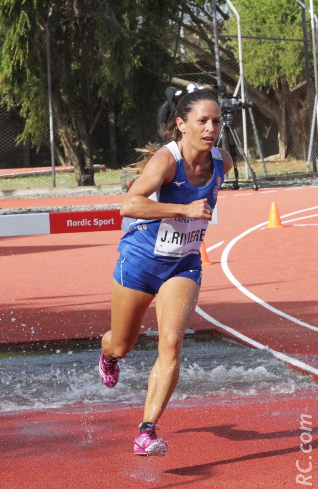 Quand Rivière (Julie) se jette aussi à l'eau Quand Rivière (Julie) se jette aussi à l'eau