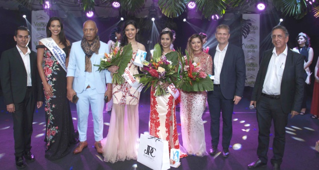 Avec le maire et les membres du jury Avec le maire et les membres du jury