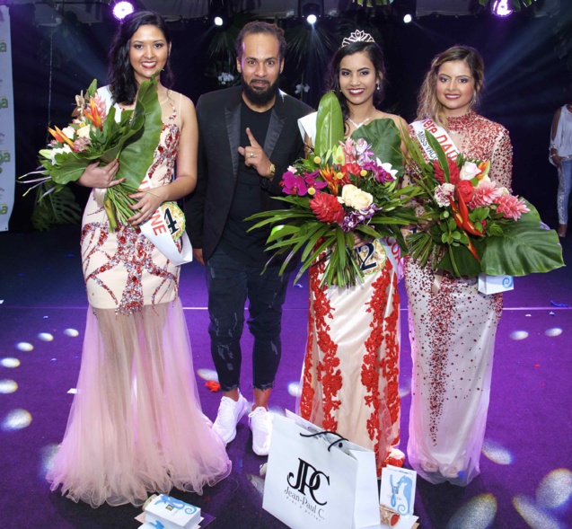 Avec Nicky Larsson (Exo FM), présentateur de l'élection Avec Nicky Larsson (Exo FM), présentateur de l'élection