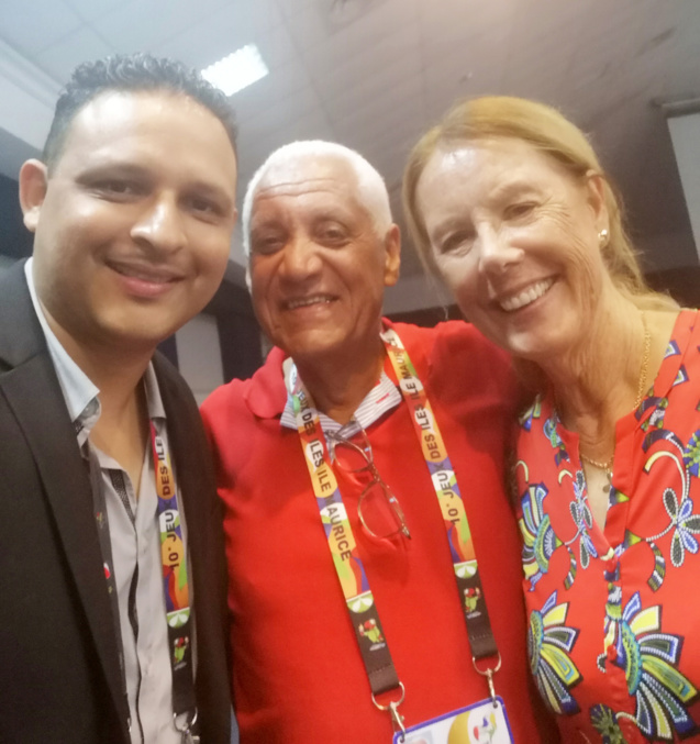 Johan Guillou (Basket), Jean-Claude Prianon, président de la LRA, et Véronique Lagourgue, responsable de la délégation de La Réunion