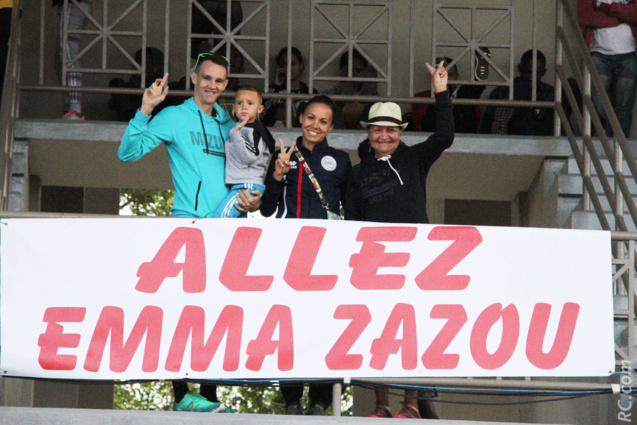 Emma Métro, son mari Jean Michel, son fils Zachara et sa maman Gisèle