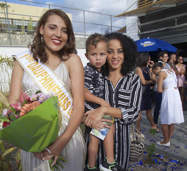 Julie avec Naéma Labenne et son fils