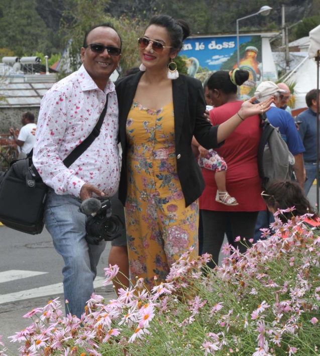 Le caméraman et la journaliste de la MBC présents pour ce déplacement Le caméraman et la journaliste de la MBC présents pour ce déplacement