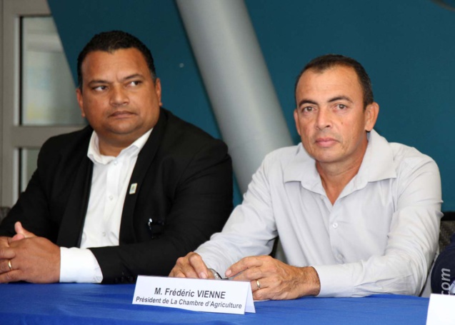 Frédéric Vienne et le maire de Curepipe