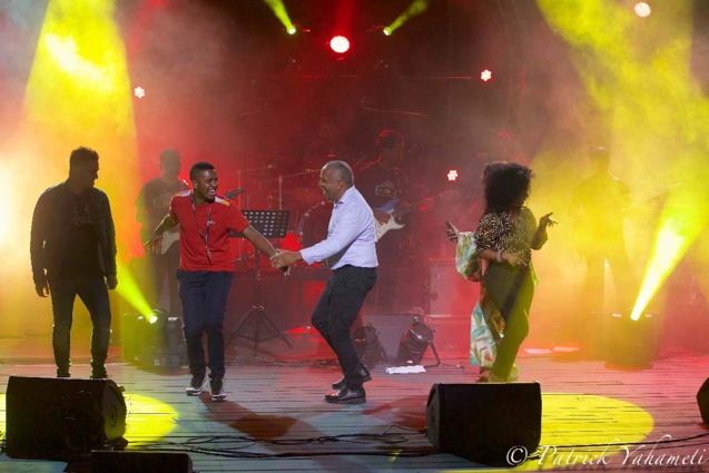 La Flamme Kréol 2019 au Téat de Saint-Gilles: photos et une vidéo du vendredi 