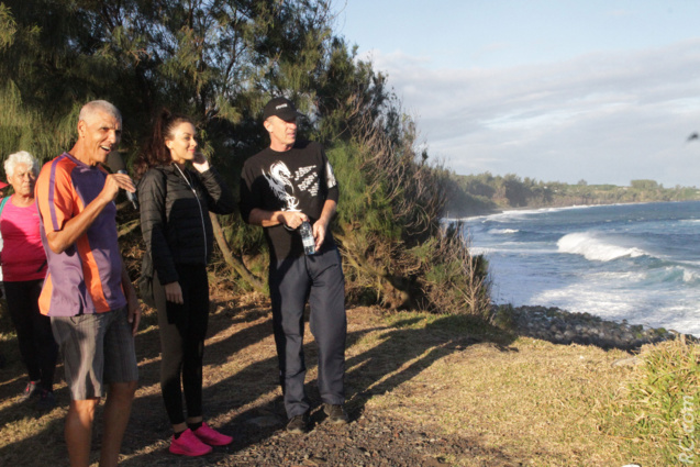 L'océan du Sud Sauvage vu au Pied du Piton Babet L'océan du Sud Sauvage vu au Pied du Piton Babet