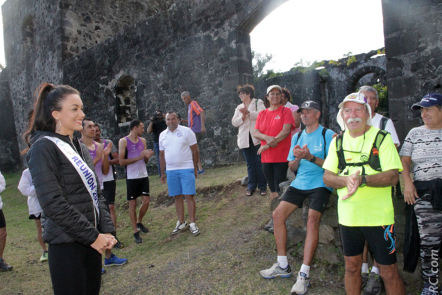 Miss Réunion bien applaudie lorsqu'elle est arrivée au rendez-vous Miss Réunion bien applaudie lorsqu'elle est arrivée au rendez-vous