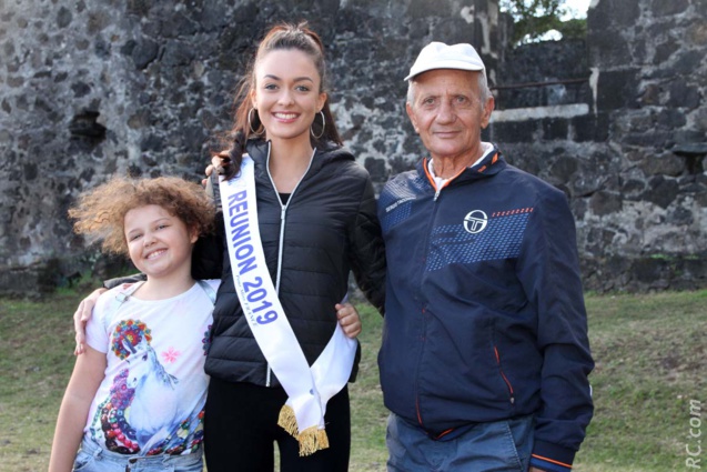 Miss Réunion et Achille Lebon qui est certainement le doyen des coureurs à pied de Saint-Joseph