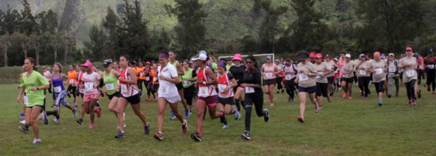 Foulées Féminines: chouette ambiance dans l'air frais palmiplainois Foulées Féminines: chouette ambiance dans l'air frais palmiplainois