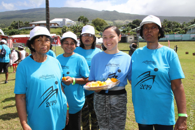Au centre , Elodie Boyer (de la Plaine des Palmistes), présidente du Conseil Général des Jeunes Au centre , Elodie Boyer (de la Plaine des Palmistes), présidente du Conseil Général des Jeunes