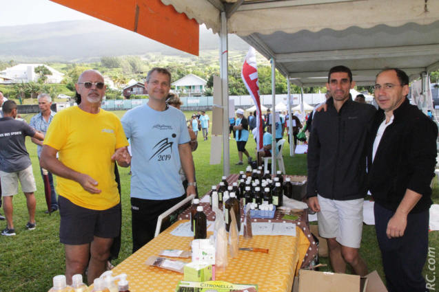 Visite au stand de AramoKaz de Eddy Bijoux et de Kevin Lallemand