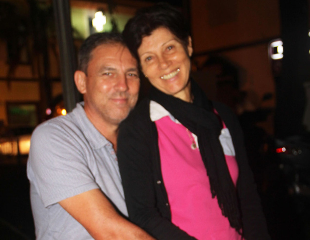 Quand René (appareil photo en main) et Eline viennent encourager les participants Quand René (appareil photo en main) et Eline viennent encourager les participants