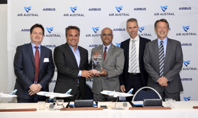 Didier Robert, président de la Région et de la Sematra, Marie-Joseph Malé, président directeur général Air Austral, Kimon Sotiropoulos, Senior Vice President, Central and Northern Europe, Russia & Central Asia, et Christopher Buckley, Executive Vice President Commercial d’Airbus