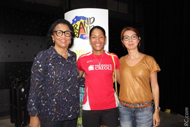 La Réunion mise sur Gilberte Libel encouragée ici par Béatrice Sigismeau et Sandrine Aho-Nienne, adjointes à la mairie de Saint-Pierre