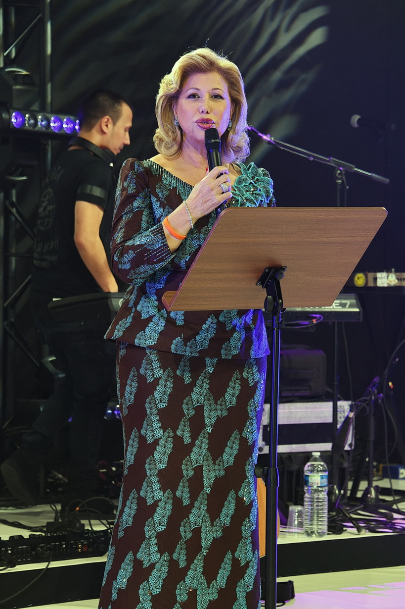 Salon du Chocolat 2019: Vaimalama Chaves, Miss France, a défilé... Salon du Chocolat 2019: Vaimalama Chaves, Miss France, a défilé...