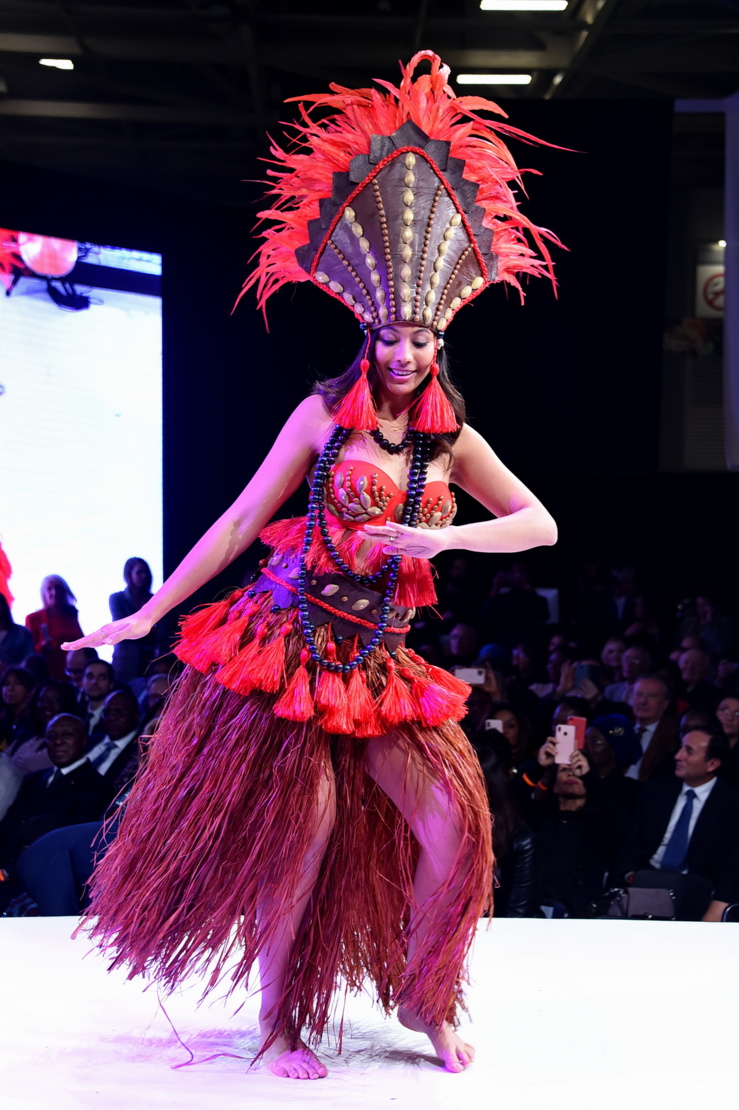 Salon du Chocolat 2019: Vaimalama Chaves, Miss France, a défilé... Salon du Chocolat 2019: Vaimalama Chaves, Miss France, a défilé...