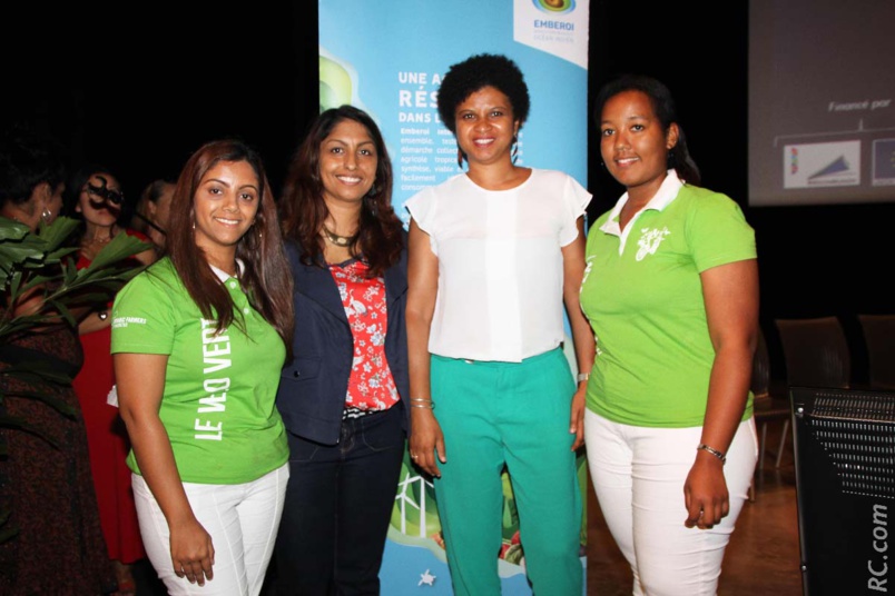 Yesna Sokoo et Anais Vénus de Vélo Vert de l’île Maurice aux côtés de Jaëla Devakarne et de Nathalie Noël conseillère régionale