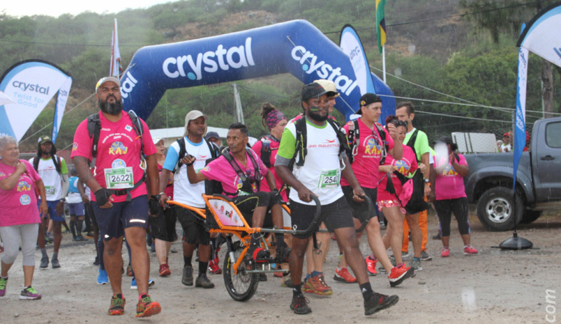 Départ de Réunion Joëlette Aventure pour une virée de 25 km, à partir de Port-Mathurin