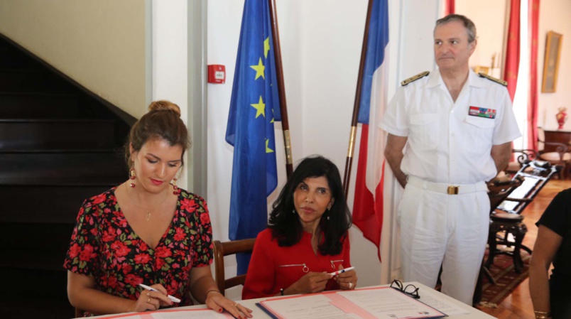 Signature d'une convention-cadre entre l'Etat et le Département