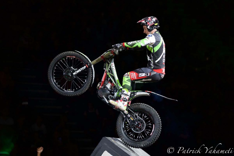 Mondial Indoor Moto X-Trial au Petit Stade de l'Est: spectaculaire!