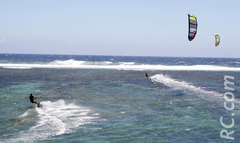 Le kitesurf, sport-roi à Mourouk, grâce à la situation géographique de cette région de l’île