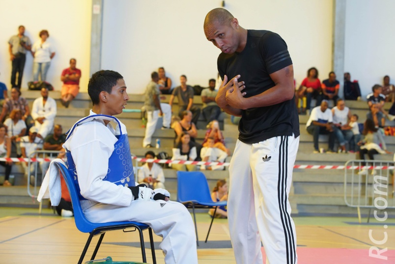 «En mon âme et conscience, tu dois faire...», ou les bons conseils du coach du TKD 974