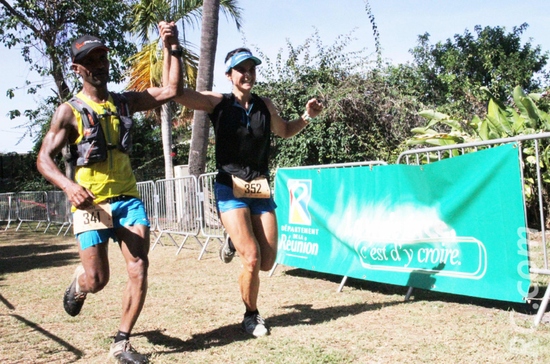 L'arrivée victorieuse de Jennfier Sauvage L'arrivée victorieuse de Jennfier Sauvage
