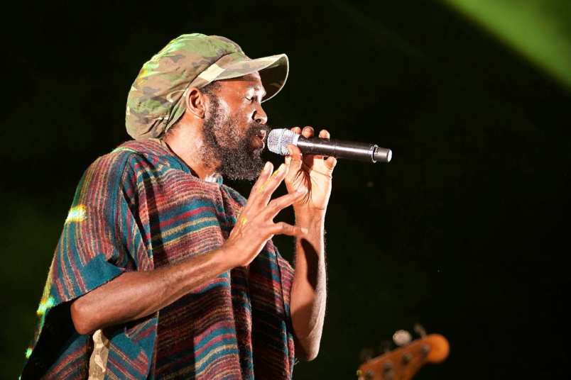 Concert Tiken Jah Fakoly à Saint-Leu: toutes les photos