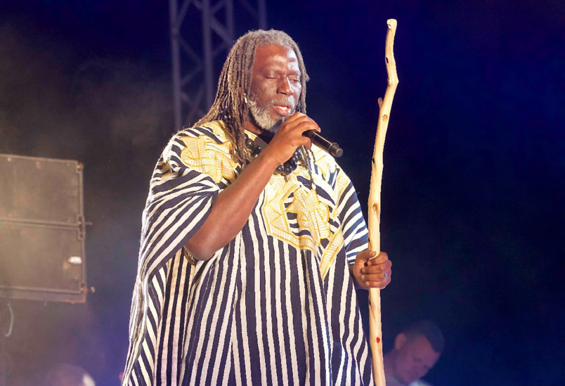 Tiken Jah Fakoly sur scène à La Ravine Saint-Leu