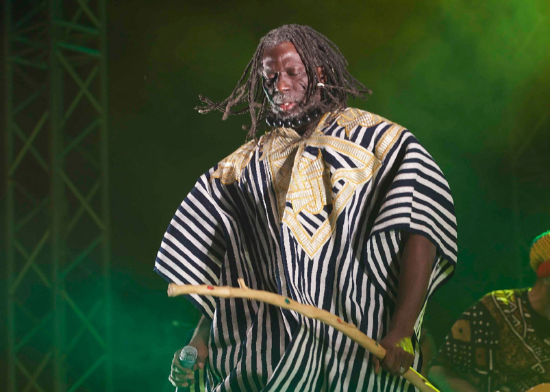 Concert Tiken Jah Fakoly à Saint-Leu: toutes les photos