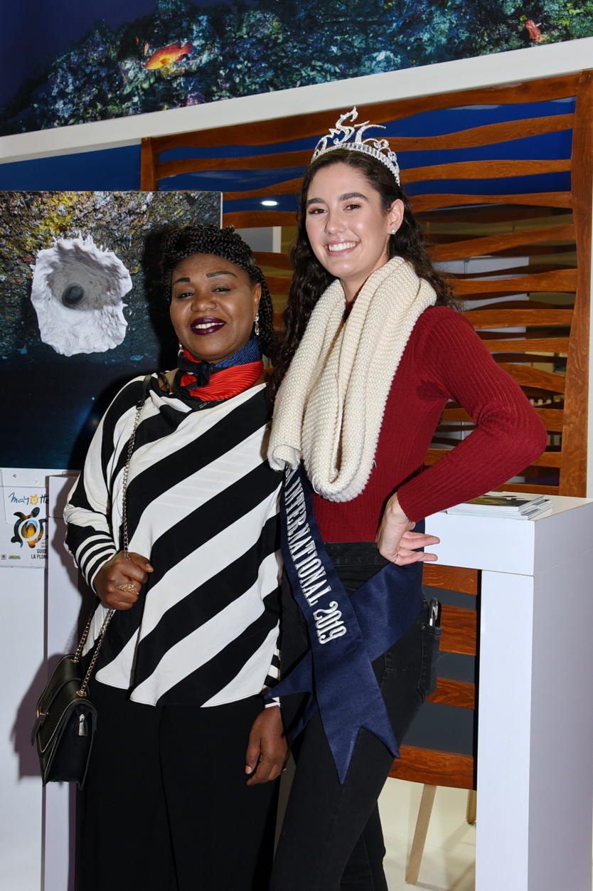 Fatimaite Razafinatoandro, présidente du Comité du Tourisme de Mayotte, et Michaela Shuttleworth, Miss Scuba Diving International 2019