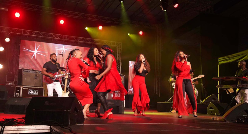 Et zot i donne paquet! Et zot i donne paquet!