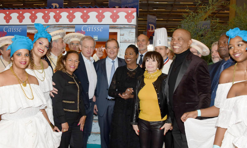 Autour de Babette de Rozières, Yann Queffélec, Patrick Ollier, président du Grand Paris, et la comédienne Danièle Evenou Autour de Babette de Rozières, Yann Queffélec, Patrick Ollier, président du Grand Paris, et la comédienne Danièle Evenou