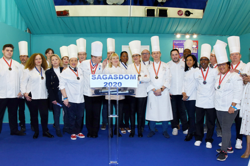 Les chefs des Togues françaises dont plusieurs membres du jury du concours le Trophée de Babette. Au centre, la présidente du jury, Ghislanie Arabian et à sa gauche Marie Sauce-Bourreau, présidente des Toques françaises