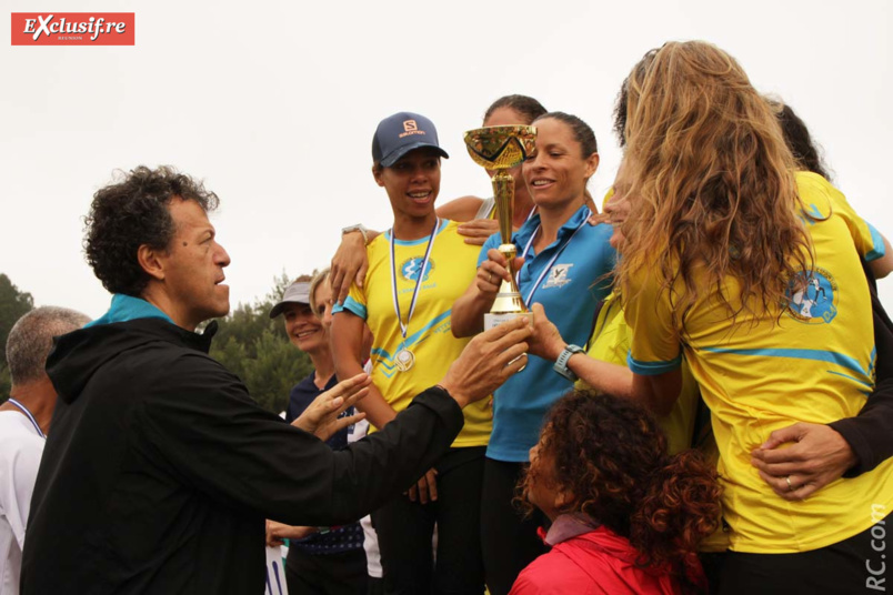 Le CTR Jean-Louis Lebon félicite les championnes Le CTR Jean-Louis Lebon félicite les championnes
