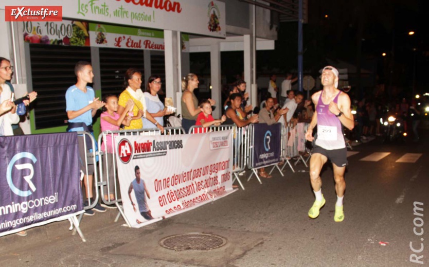 Florian Durque remporte les 10 km Nocturnes de Saint-Joseph Florian Durque remporte les 10 km Nocturnes de Saint-Joseph