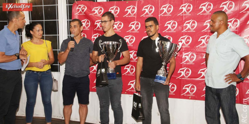 Brandon Turpin et Roger Prugnières, non-voyants, félicités par les organisateurs et leurs proches Brandon Turpin et Roger Prugnières, non-voyants, félicités par les organisateurs et leurs proches