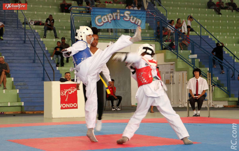Les coups de pied peuvent rapporter de précieux points. Alors, on tente le tout pour le tout... Les coups de pied peuvent rapporter de précieux points. Alors, on tente le tout pour le tout...