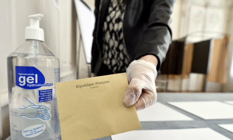 On peut aller voter avec des précautions, mais beaucoup d'électeurs préfèrent rester chez eux. Un report de ces élections aurait été une mesure de bon sens On peut aller voter avec des précautions, mais beaucoup d'électeurs préfèrent rester chez eux. Un report de ces élections aurait été une mesure de bon sens