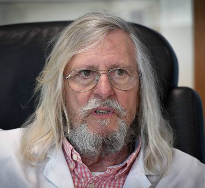 Le professeur Eric Raoult préconise l'essai d'un traitement qu'il estime efficace, il se fait insulter! Le professeur Eric Raoult préconise l'essai d'un traitement qu'il estime efficace, il se fait insulter!