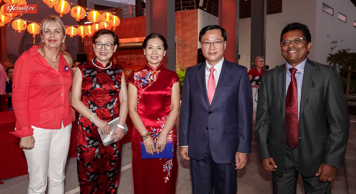 Evelyne Veil Charlannes, Consul de Norvège, Yang Qing, vice-consule générale de Chine à La Réunion, Dong Zhijiao, son époux Chen Zhihong, Consul Général de la République populaire de Chine à La Réunion, et Babu Paul, Consul Général de l’Inde à La Réunion