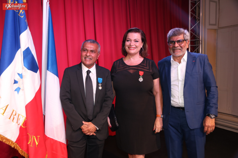 Younous Ravate et son frère Adam, entourant Jeanne Loyher, conseillère municipale de Saint-Denis Younous Ravate et son frère Adam, entourant Jeanne Loyher, conseillère municipale de Saint-Denis